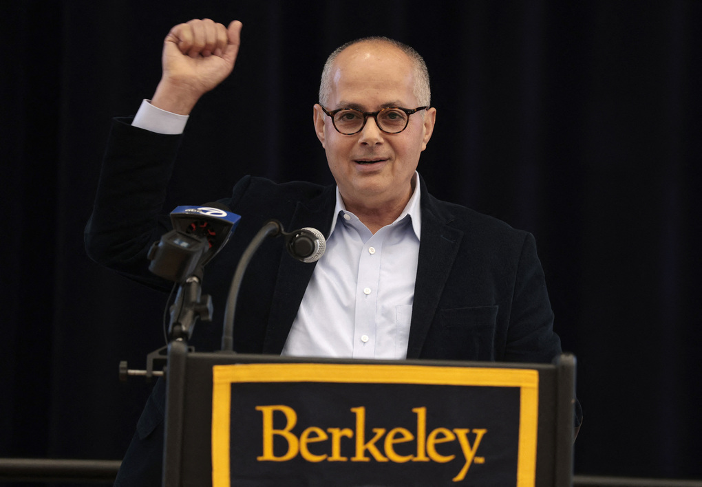 Giáo sư Omar Yaghi phát biểu trong một sự kiện tại Đại học California ở Berkeley, Mỹ hồi tháng 10/2025. Ảnh: AFP