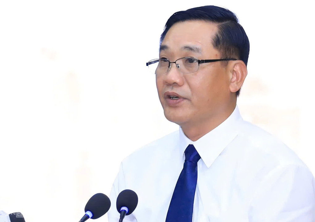 Chủ tịch UBND xã Thư Lâm Nguyễn Trọng La phát biểu tại buổi lễ sáng 31/7. Ảnh: Hoàng Phong